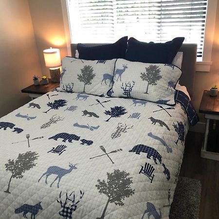 Port Renfrew Vacation Rentals Стая снимка
