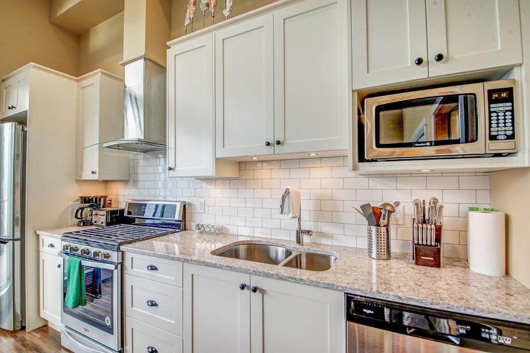 Port Renfrew Vacation Rentals Стая снимка