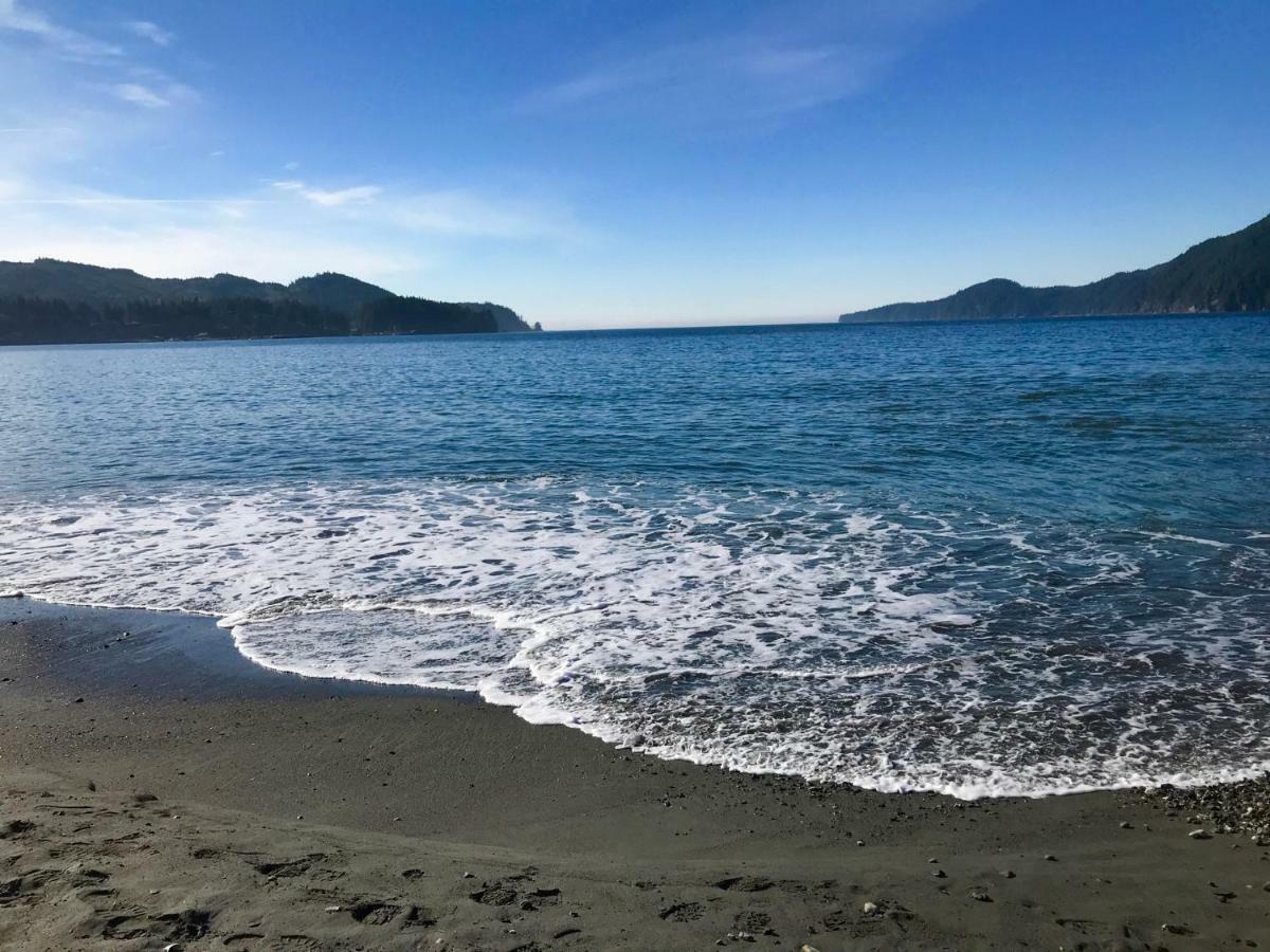Port Renfrew Vacation Rentals Екстериор снимка